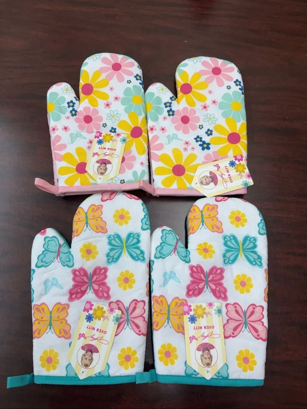 NWT Dolly Parton Butterfly and Floral Oven Mitts- 4 pieces